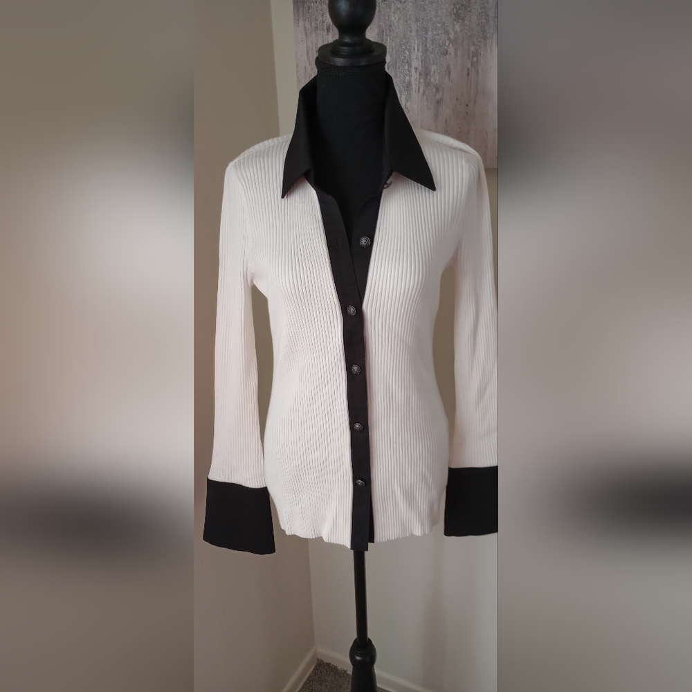 WHBM ivory sweater black collar/ cuff SzM